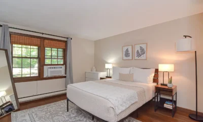 Clean Modern furnished Quiet Room